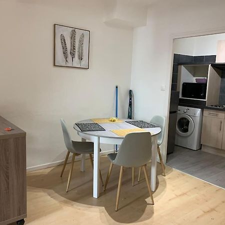 Aubenas : Beau Studio, Proche Du Chateau Buitenkant foto