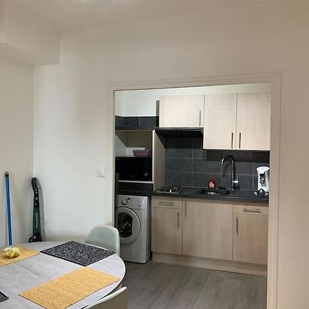Aubenas : Beau Studio, Proche Du Chateau Buitenkant foto